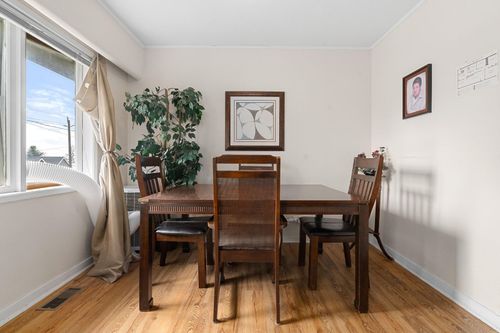 708-e-4th-street-queensbury-north-vancouver-07 at 708 E 4th Street, Queensbury, North Vancouver 708-e-4th-street-queensbury-north-vancouver-07 at 708 E 4th Street, Queensbury, North Vancouver