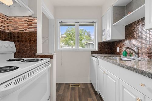 708-e-4th-street-queensbury-north-vancouver-09 at 708 E 4th Street, Queensbury, North Vancouver 708-e-4th-street-queensbury-north-vancouver-09 at 708 E 4th Street, Queensbury, North Vancouver