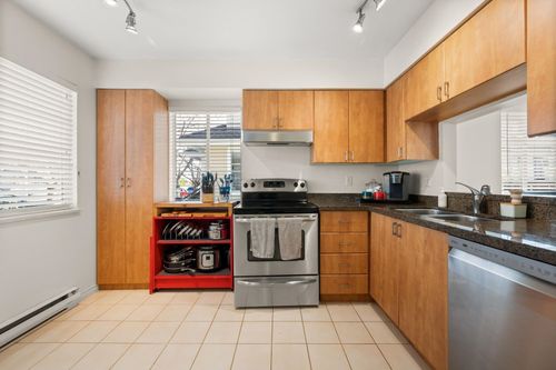 249-e-4th-street-lower-lonsdale-north-vancouver-11 at 4 - 249 E 4th Street, Lower Lonsdale, North Vancouver