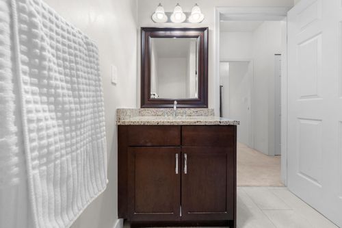 2800-chesterfield-avenue-upper-lonsdale-north-vancouver-21 at 304 - 2800 Chesterfield Avenue, Upper Lonsdale, North Vancouver