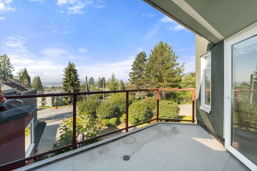 2800-chesterfield-avenue-upper-lonsdale-north-vancouver-25 at 304 - 2800 Chesterfield Avenue, Upper Lonsdale, North Vancouver