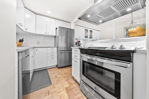 148-w-18th-street-central-lonsdale-north-vancouver-12 at 148 W 18th Street, Central Lonsdale, North Vancouver