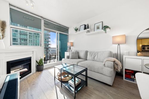 168-e-esplanade-avenue-lower-lonsdale-north-vancouver-04 at 704 - 168 E Esplanade Avenue, Lower Lonsdale, North Vancouver