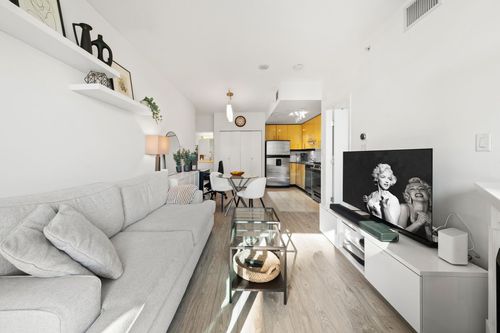 168-e-esplanade-avenue-lower-lonsdale-north-vancouver-11-1 at 704 - 168 E Esplanade Avenue, Lower Lonsdale, North Vancouver