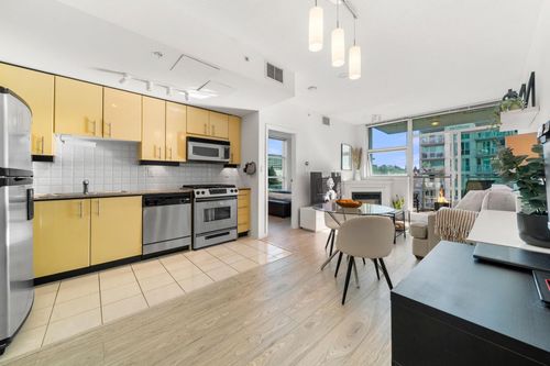 168-e-esplanade-avenue-lower-lonsdale-north-vancouver-18-1 at 704 - 168 E Esplanade Avenue, Lower Lonsdale, North Vancouver