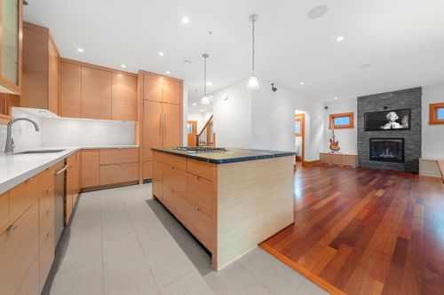 42-web-or-mls-1-56 at 2912 Yale Street, Hastings Sunrise, Vancouver East