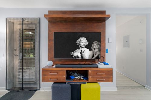 1679-lloyd-avenue-pemberton-nv-north-vancouver-04 at 204 - 1679 Lloyd Avenue, Pemberton NV, North Vancouver