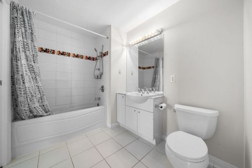 168-e-esplanade-avenue-lower-lonsdale-north-vancouver-32 at 605 - 168 E Esplanade Avenue, Lower Lonsdale, North Vancouver