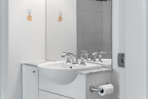 168-e-esplanade-avenue-lower-lonsdale-north-vancouver-33 at 605 - 168 E Esplanade Avenue, Lower Lonsdale, North Vancouver