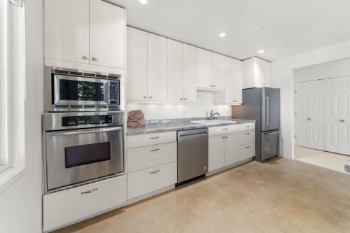 2408-haywood-avenue-dundarave-west-vancouver-10 at 201 - 2408 Haywood Avenue, Dundarave, West Vancouver