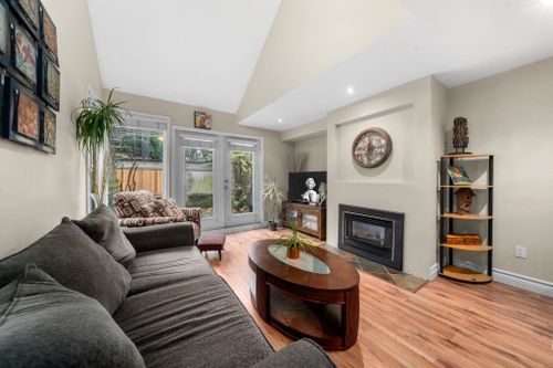 230-w-15th-street-central-lonsdale-north-vancouver-02 at 6 - 230 W 15th Street, Central Lonsdale, North Vancouver