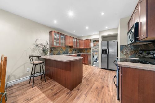 230-w-15th-street-central-lonsdale-north-vancouver-06 at 6 - 230 W 15th Street, Central Lonsdale, North Vancouver