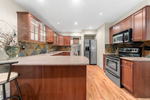 230-w-15th-street-central-lonsdale-north-vancouver-07 at 6 - 230 W 15th Street, Central Lonsdale, North Vancouver