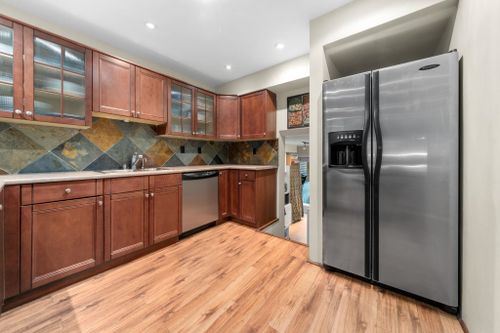 230-w-15th-street-central-lonsdale-north-vancouver-08 at 6 - 230 W 15th Street, Central Lonsdale, North Vancouver