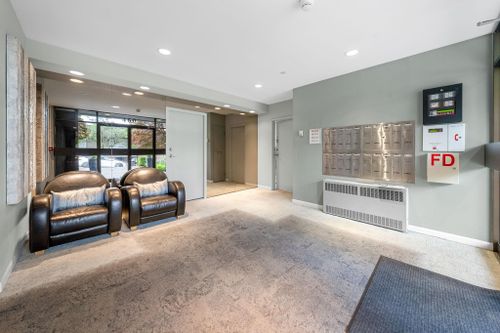 460-14th-street-ambleside-west-vancouver-19 at 101a - 460 14th Street, Ambleside, West Vancouver