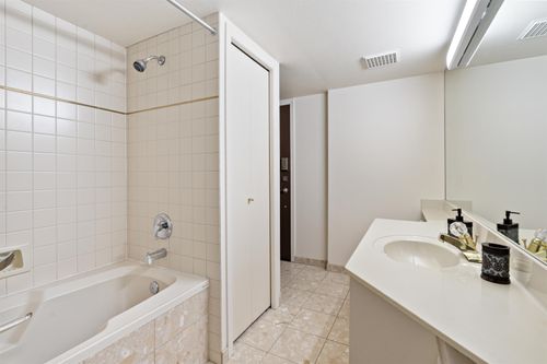 168-chadwick-court-lower-lonsdale-north-vancouver-37 at 609 - 168 Chadwick Court, Lower Lonsdale, North Vancouver