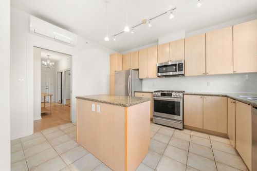 160-e-13th-street-central-lonsdale-north-vancouver-16 at 1006 - 160 E 13th Street, Central Lonsdale, North Vancouver