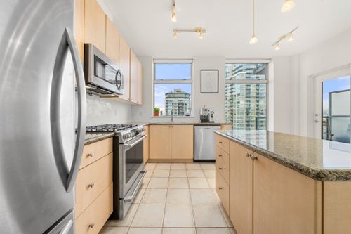 160-e-13th-street-central-lonsdale-north-vancouver-17 at 1006 - 160 E 13th Street, Central Lonsdale, North Vancouver