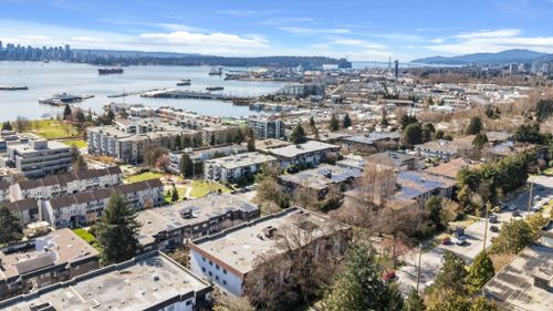 225-w-3rd-street-lower-lonsdale-north-vancouver-33 at 201 - 225 W 3rd Street, Lower Lonsdale, North Vancouver