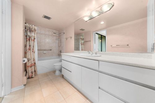 1412-esquimalt-avenue-ambleside-west-vancouver-28 at 801 - 1412 Esquimalt Avenue, Ambleside, West Vancouver