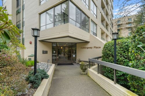 1412-esquimalt-avenue-ambleside-west-vancouver-38 at 801 - 1412 Esquimalt Avenue, Ambleside, West Vancouver