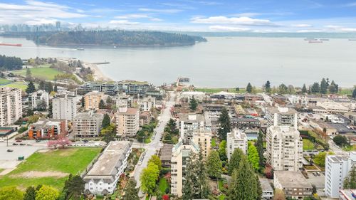 1412-esquimalt-avenue-ambleside-west-vancouver-39 at 801 - 1412 Esquimalt Avenue, Ambleside, West Vancouver