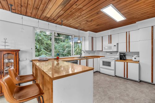 977-belvedere-drive-canyon-heights-nv-north-vancouver-19 at 977 Belvedere Drive, Canyon Heights NV, North Vancouver
