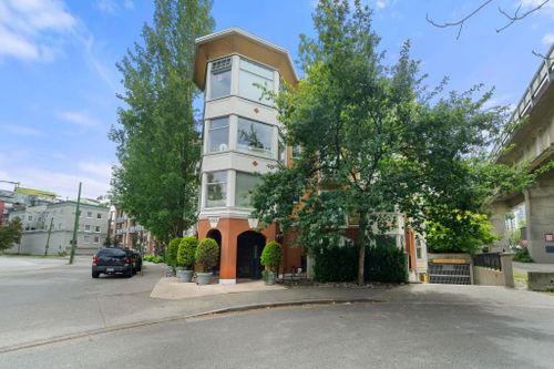 1562-w-5th-avenue-false-creek-vancouver-west-01 at 404 - 1562 W 5th Avenue, False Creek, Vancouver West