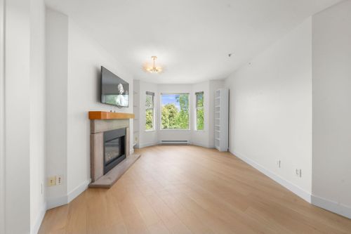 1562-w-5th-avenue-false-creek-vancouver-west-05 at 404 - 1562 W 5th Avenue, False Creek, Vancouver West