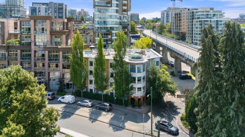 1562-w-5th-avenue-false-creek-vancouver-west-39 at 404 - 1562 W 5th Avenue, False Creek, Vancouver West