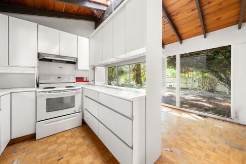 3745-southridge-avenue-bayridge-west-vancouver-13 at 3745 Southridge Avenue, Bayridge, West Vancouver