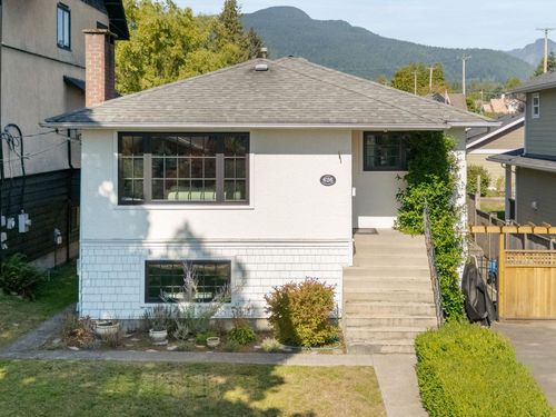 626-e-13th-street-boulevard-north-vancouver-36 at 626 E 13th Street, Boulevard, North Vancouver