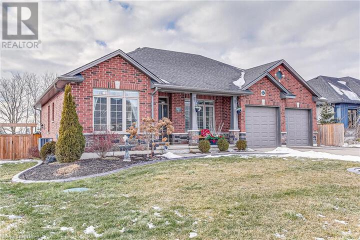 42-graydon-drive-mount-elgin-01 at 42 Graydon Drive, Brantford