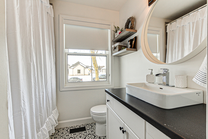 19 at 71 Street West, Otterville