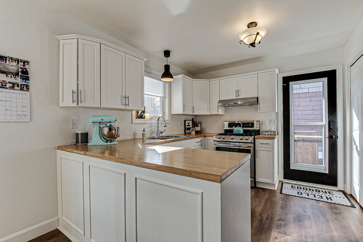 7 at 71 Street West, Otterville