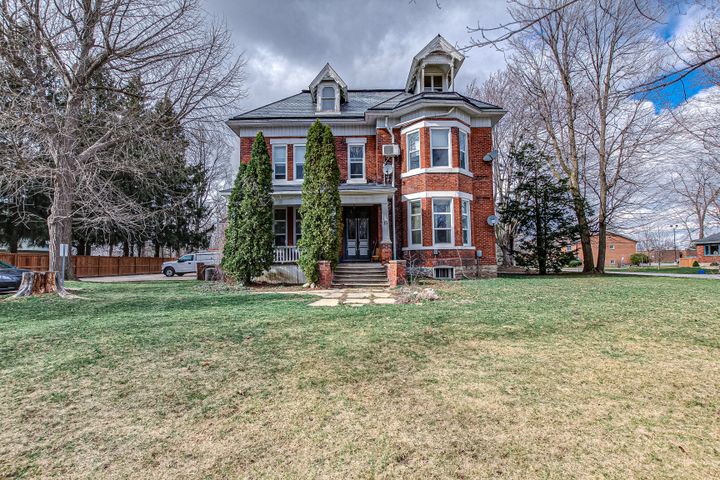 img_2131-img_2133 at 15 Elgin Street East, Norwich