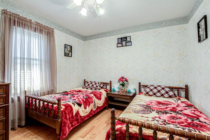 13 at 26 Dover Street, Otterville