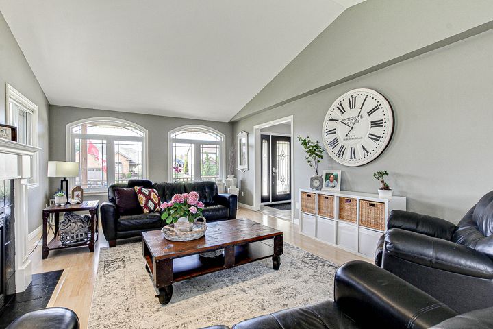 18 at 92 Mill Street West, Otterville