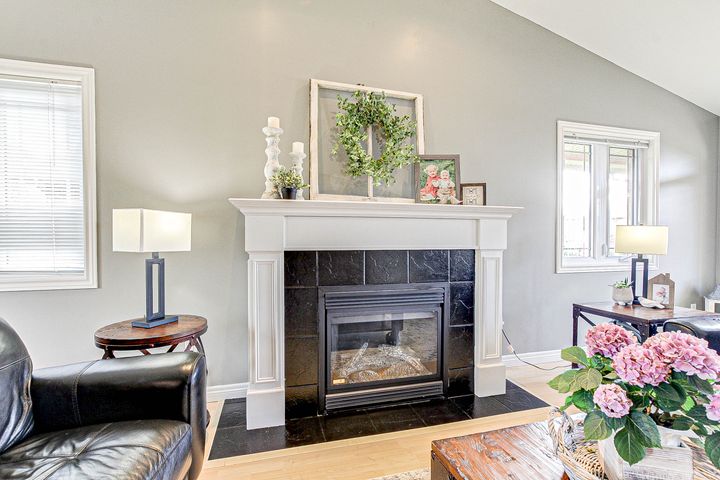 19 at 92 Mill Street West, Otterville