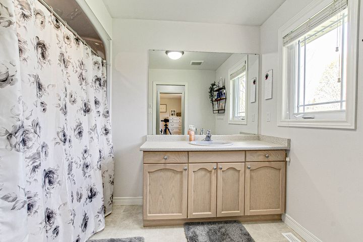 25 at 92 Mill Street West, Otterville