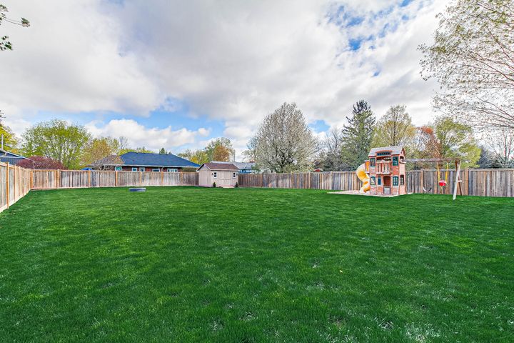 8 at 92 Mill Street West, Otterville