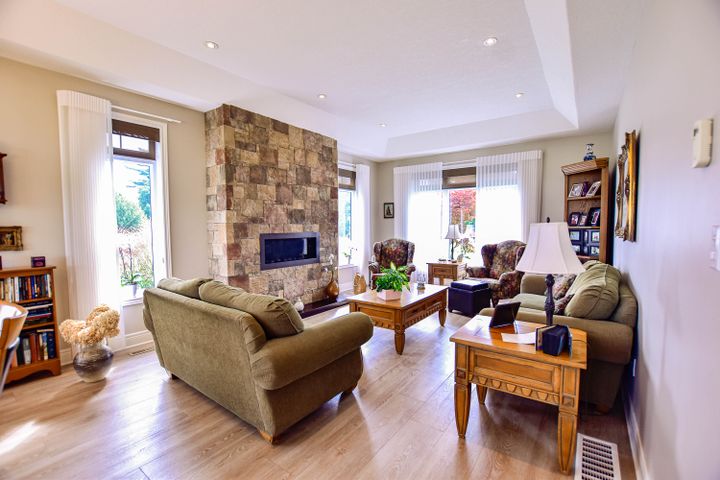 _dsc0063 at 514 Main Street East, Springford