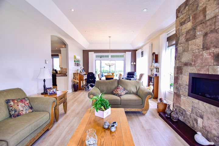 _dsc0065 at 514 Main Street East, Springford