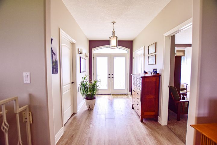 _dsc0073 at 514 Main Street East, Springford