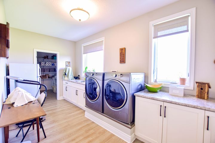 _dsc0075 at 514 Main Street East, Springford