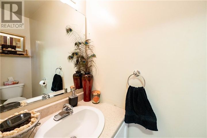 10-dufferin-street-unit-9-norwich-15 at 10 DUFFERIN Street 9, Norwich