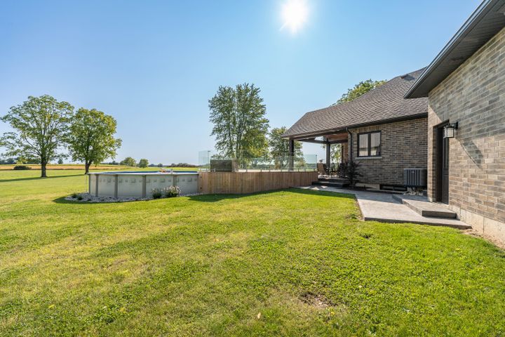 _dsc0680 at 813400 Base Line, Norwich