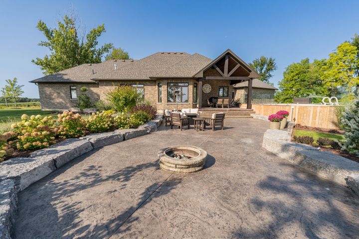 _dsc0705 at 813400 Base Line, Norwich