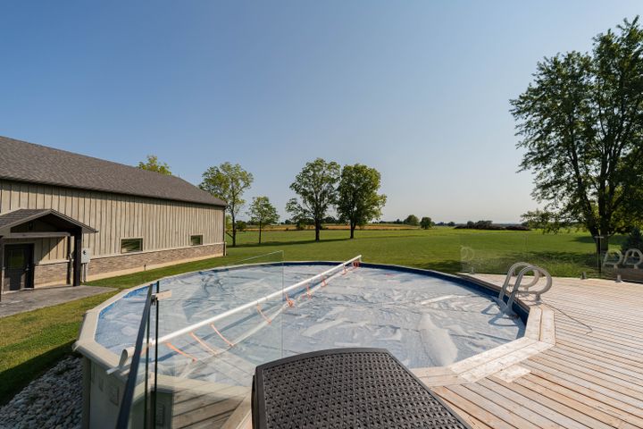 _dsc0714 at 813400 Base Line, Norwich