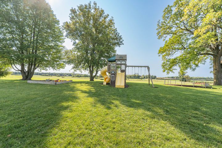 _dsc0729 at 813400 Base Line, Norwich